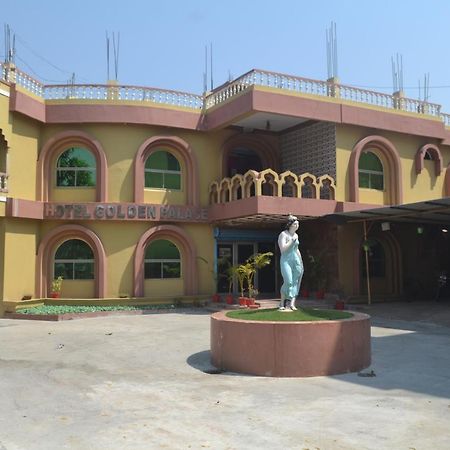 Hotel Golden Palace Kendrāparha Kültér fotó